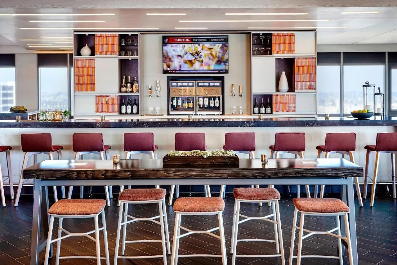 Los Angeles Airport Marriott 4*, Los Angeles