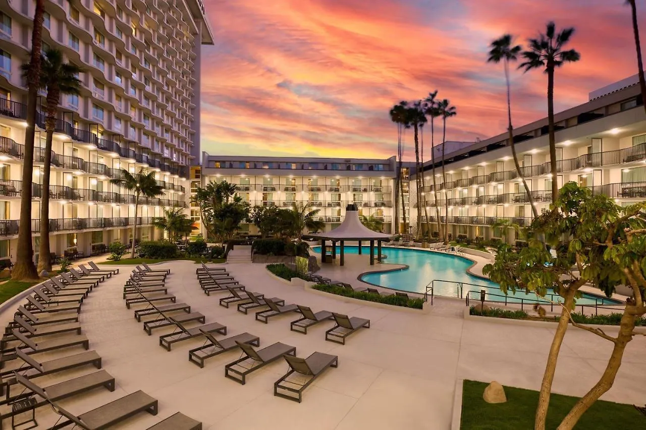 Los Angeles Airport Marriott 4*, Los Angeles
