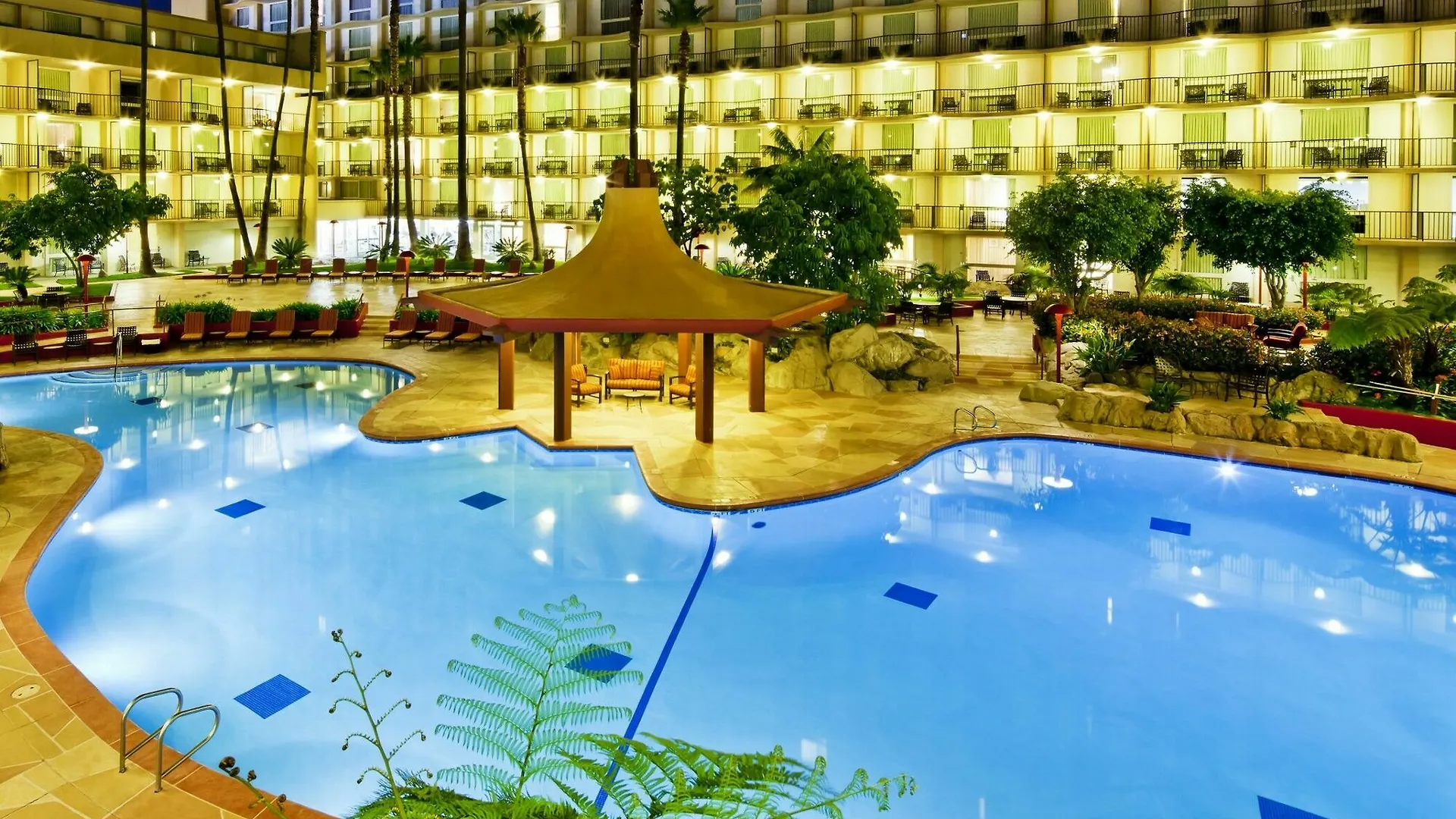 Los Angeles Airport Marriott Hotel